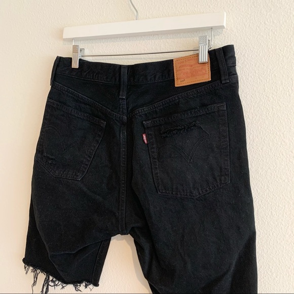 Black Distressed Levi’s 501 - Picture 3 of 8